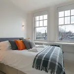 34 Hornton Street